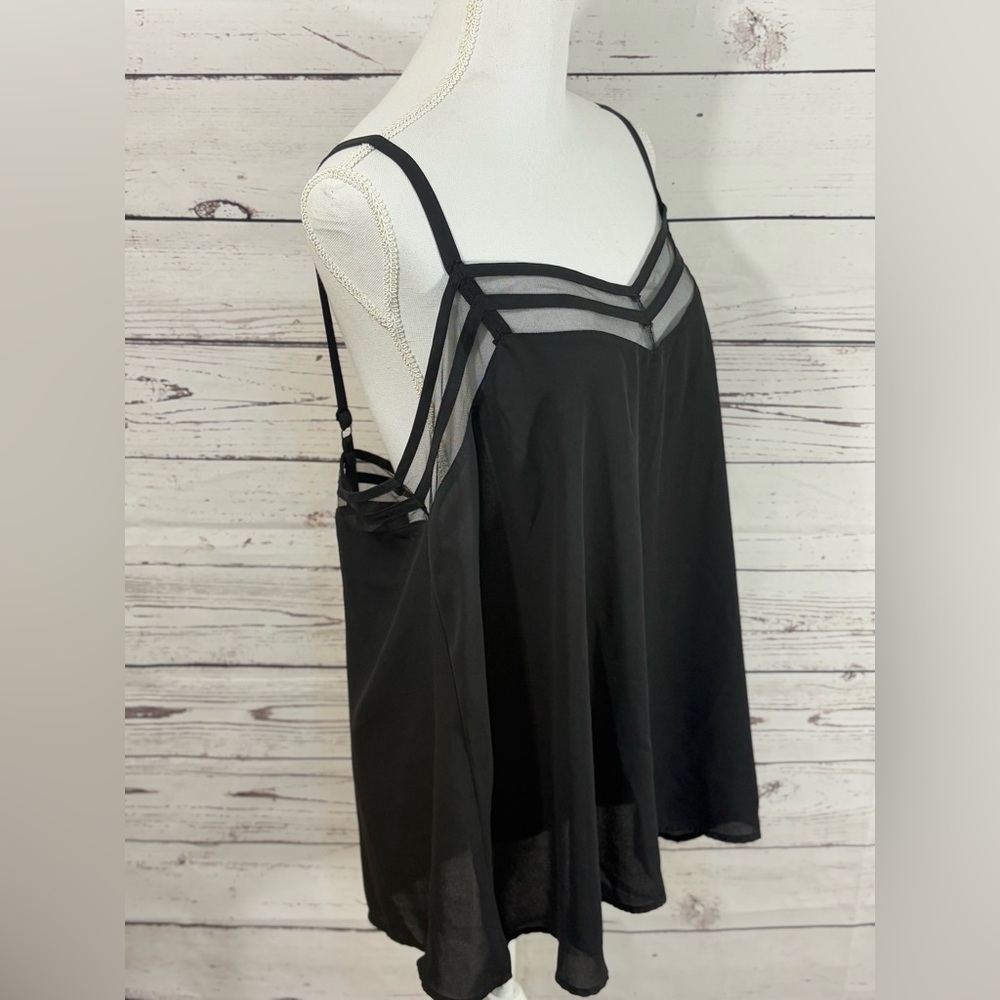 Torrid Black Spaghetti Strap Mesh Camisole in Size 1 - Picture 4 of 8